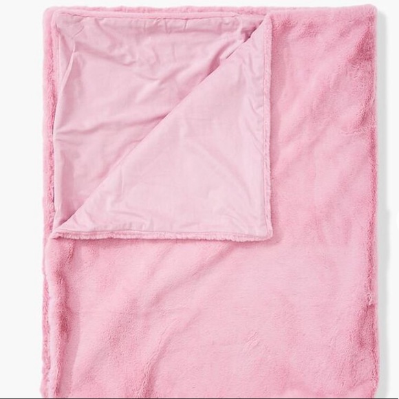 New Pantone x Forever 21 soft throw - Picture 3 of 7